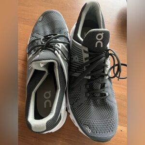 On Cloud Running Men's Gray Athletic Shoes